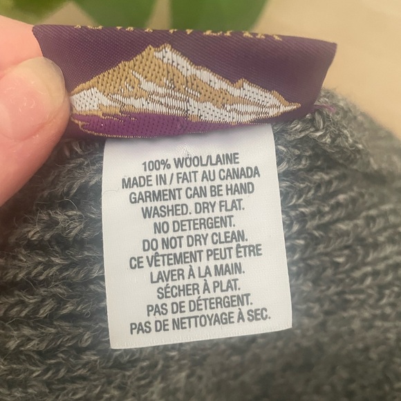 Women’s Wool Hat - Northern Watters Knitwear - Picture 3 of 5